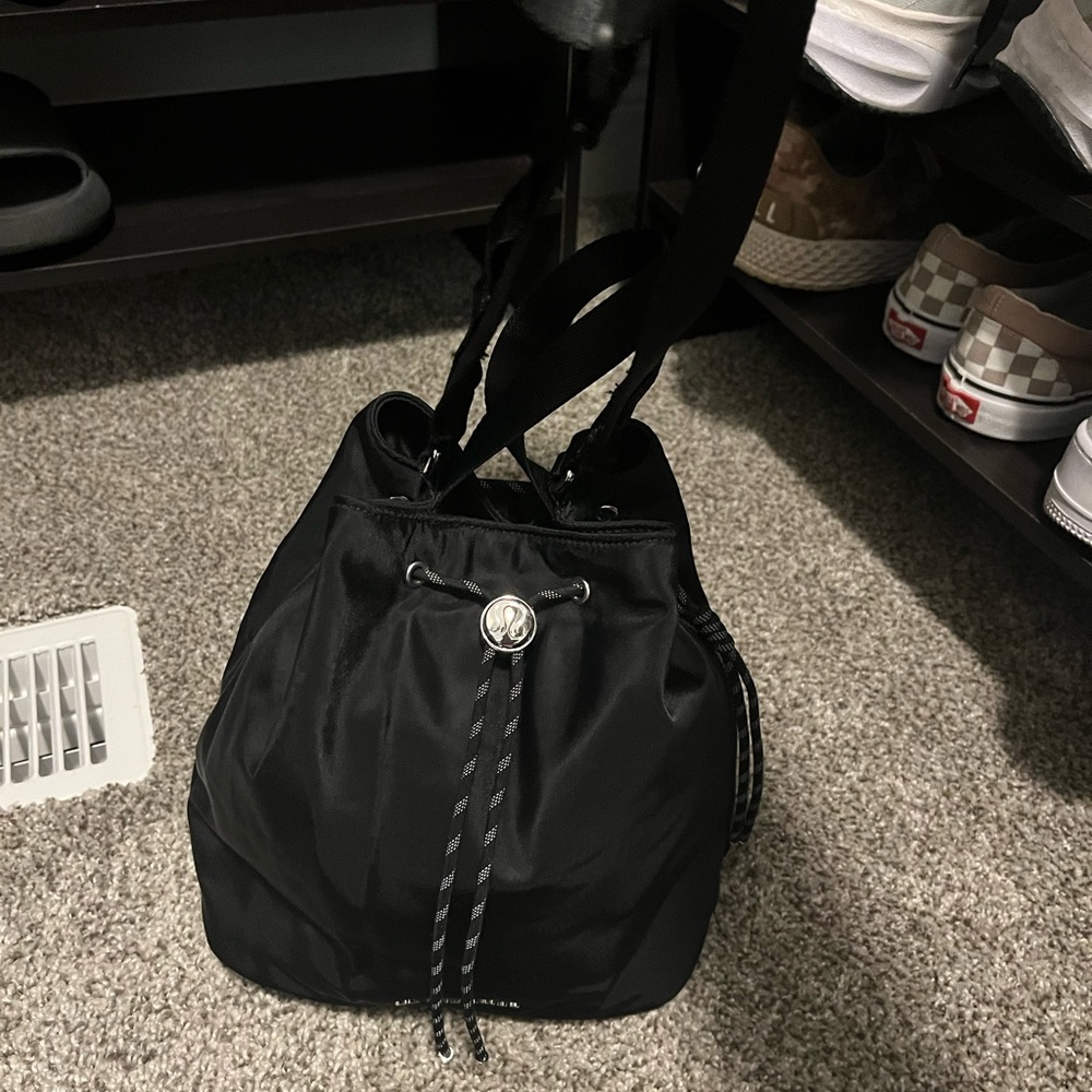 Lululemon Athletica Bucket Crossbody